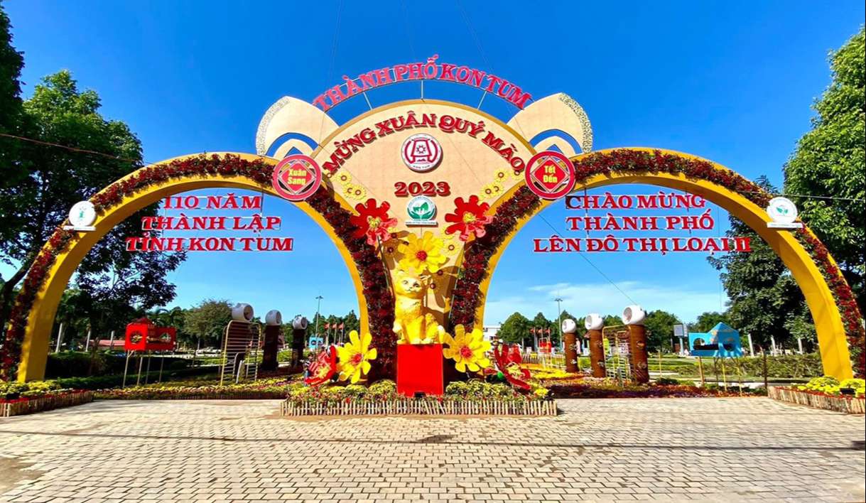 CÔNG ĐOÀN TRƯỜNG THPT KON TUM TÍCH CỰC THAM GIA CÁC HOẠT ĐỘNG CHÀO MỪNG KỶ NIỆM 110 NĂM NGÀY THÀNH LẬP TỈNH KON TUM